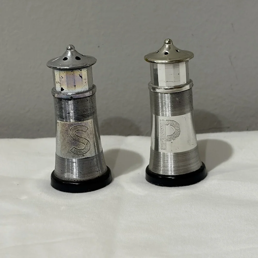 The Unbranded Brand vintage rook